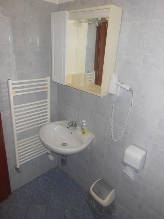 Hotel Pri Belokranjcu Novo Mesto Quarto foto