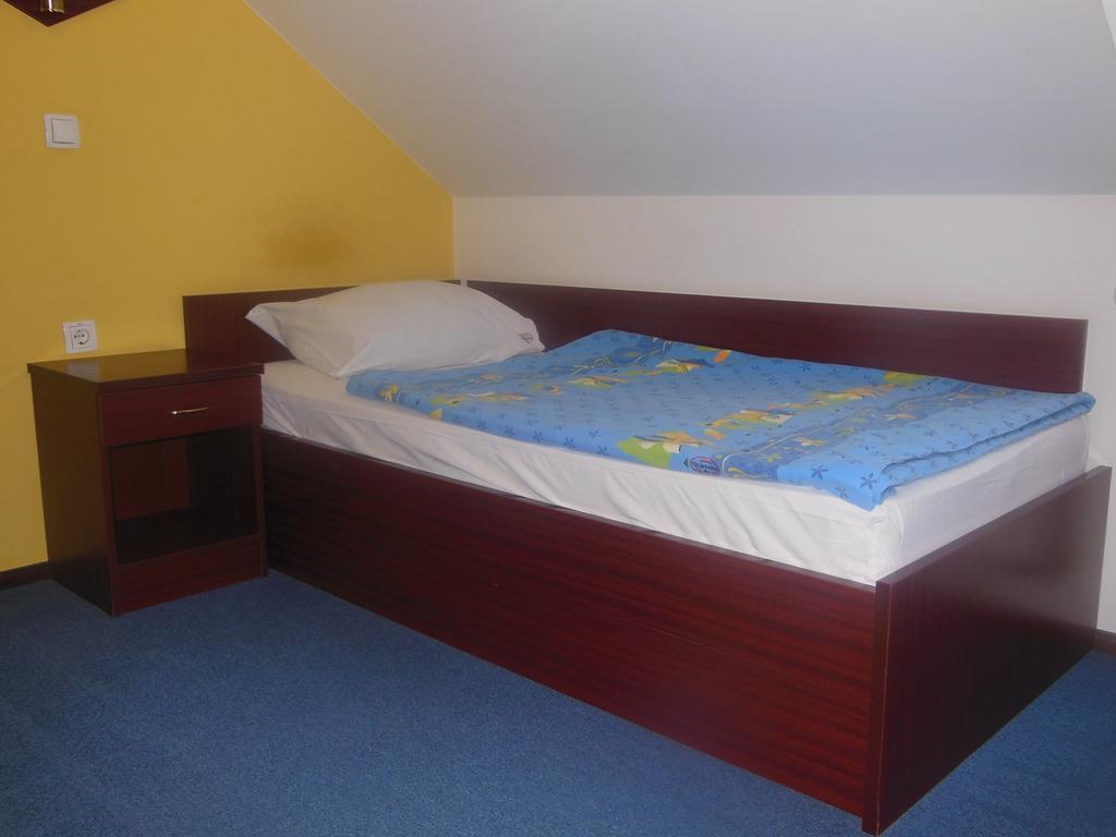 Hotel Pri Belokranjcu Novo Mesto Quarto foto